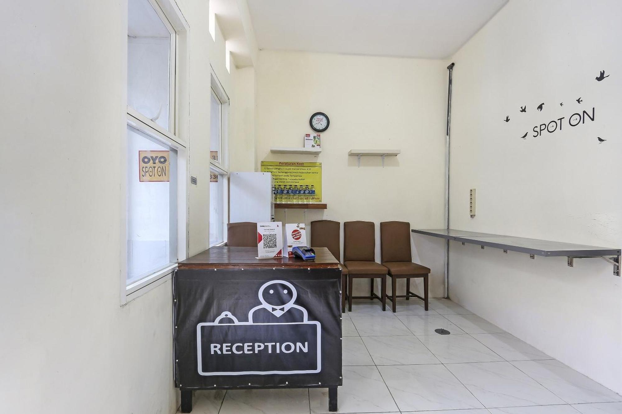 Spot On 90780 Gang Tengah Homestay Syariah Семаранг Екстериор снимка