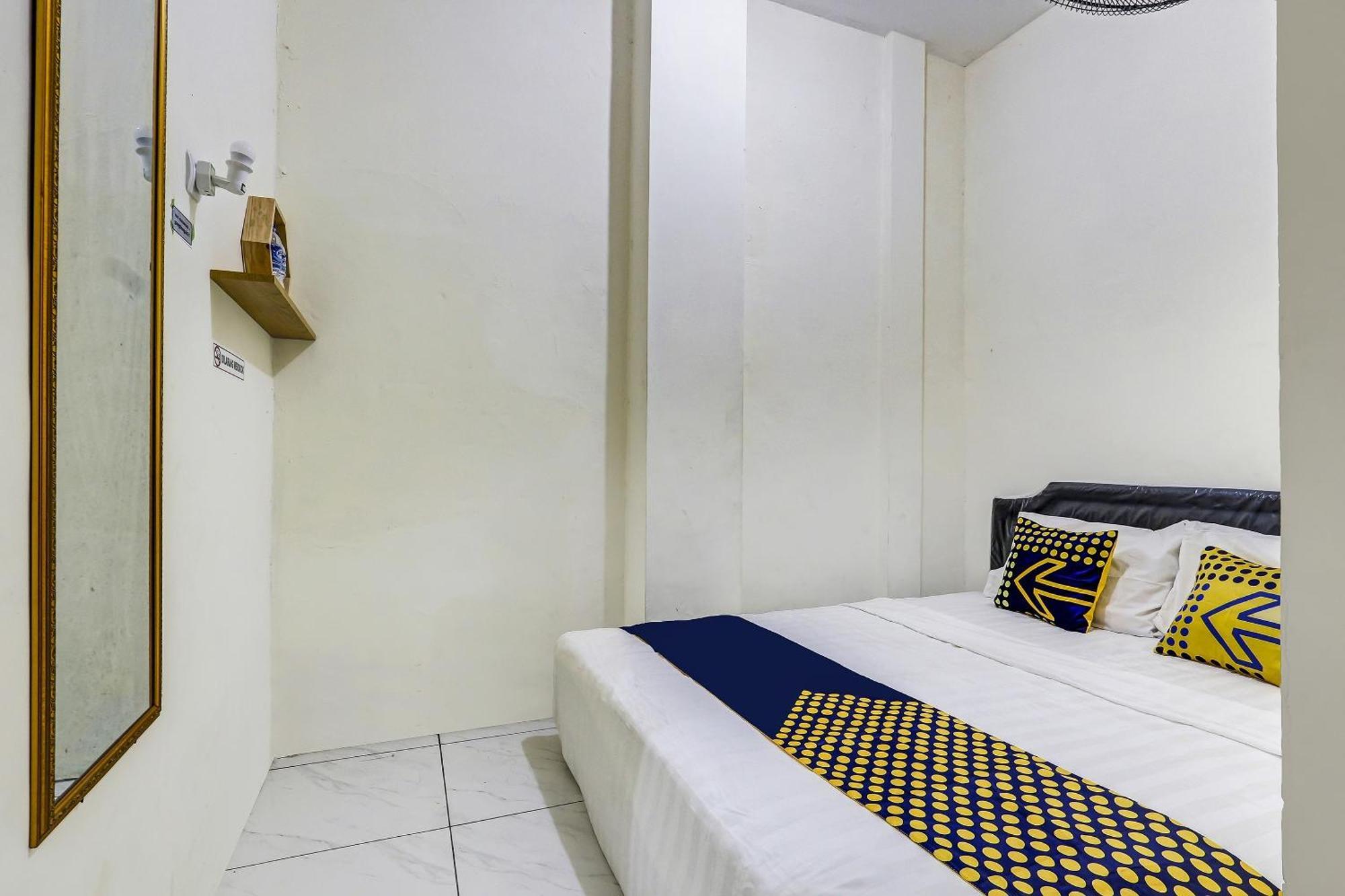 Spot On 90780 Gang Tengah Homestay Syariah Семаранг Екстериор снимка