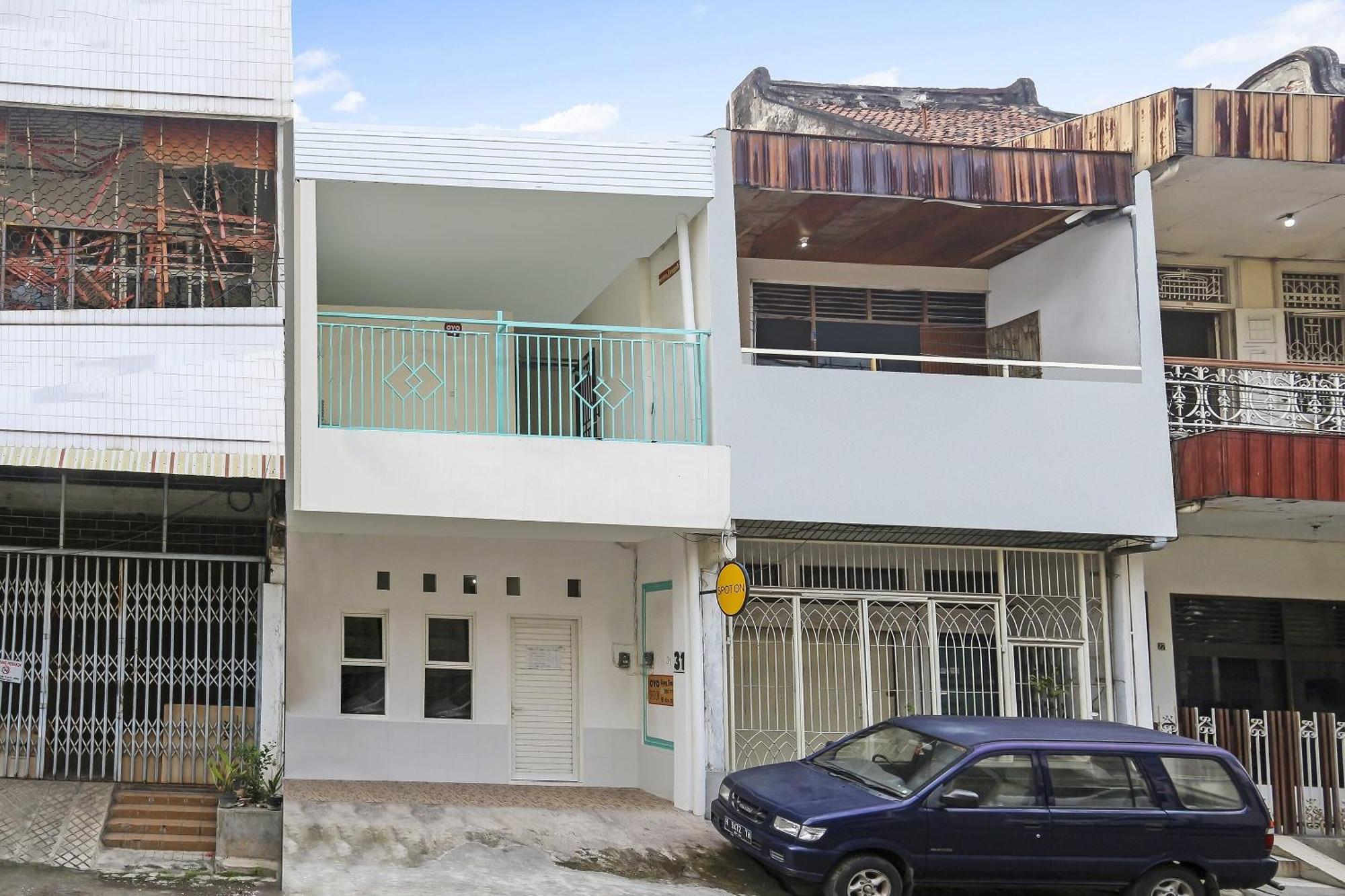 Spot On 90780 Gang Tengah Homestay Syariah Семаранг Екстериор снимка